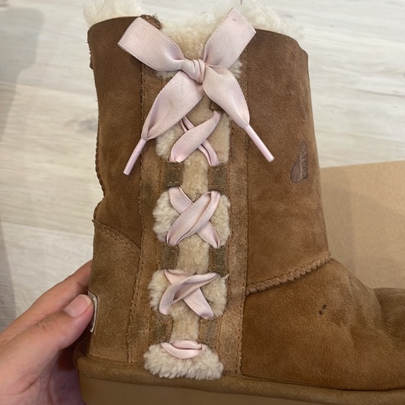 Girls Bailey Bow Ugg Boots - Picture 4 of 7